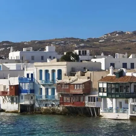 迪米特拉膳食公寓